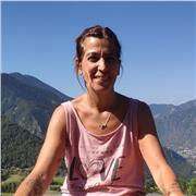 Profesora certificada Yoga Alliance y Escuela Española de Yoga terapéutico y Mindfullnes , Yoga para niños, Yin yoga, Vinyasa, Yoga Nidra y Hatha
